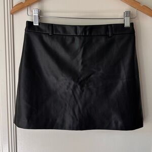 ✨ Zara Faux Leather Mini Skirt – XS – Black (NWOT) ✨